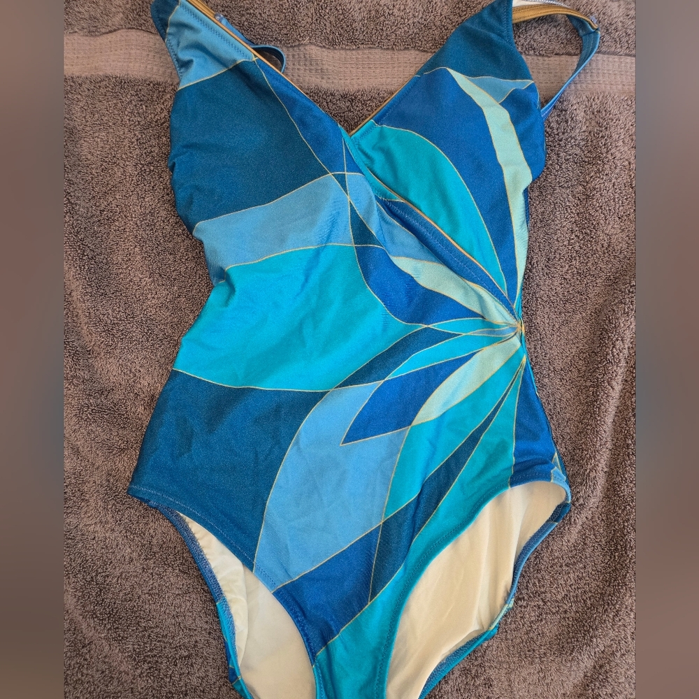 Gottex one piece baithing suit